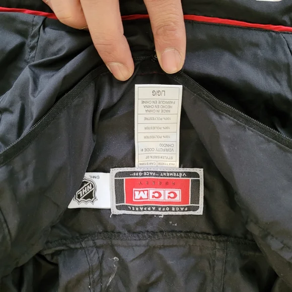 Calgary flames pull over jacket - Picture 3 of 3